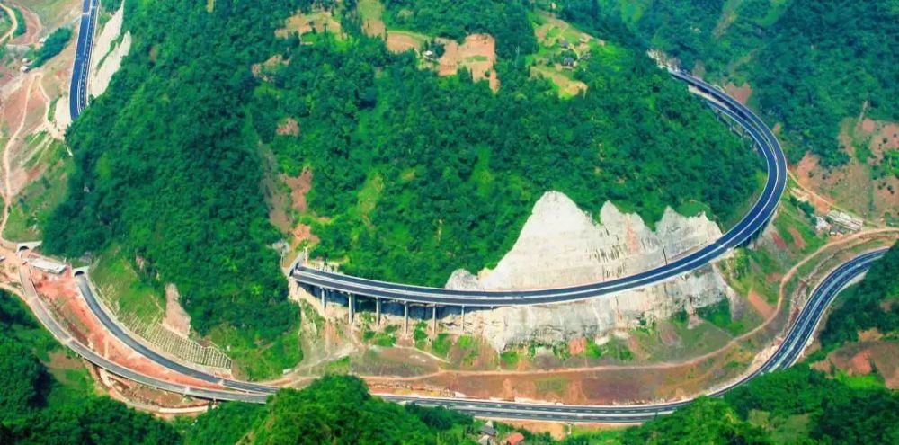 這條云南最美公路，適合自駕，現(xiàn)在還免費