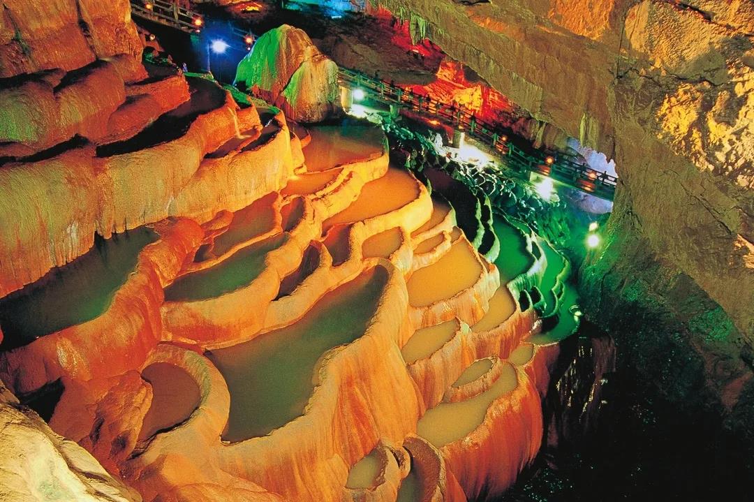 云南旅行經(jīng)典路線攻略！天地萬(wàn)象，領(lǐng)略大自然的鬼斧神工