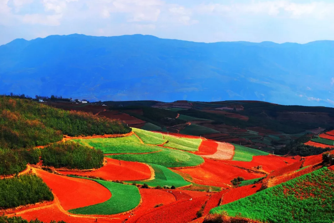 云南東川紅土地的最佳旅游時(shí)間是什么時(shí)候？