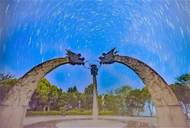 云南傳媒公司：星空入夢(mèng)，璀璨墨江！