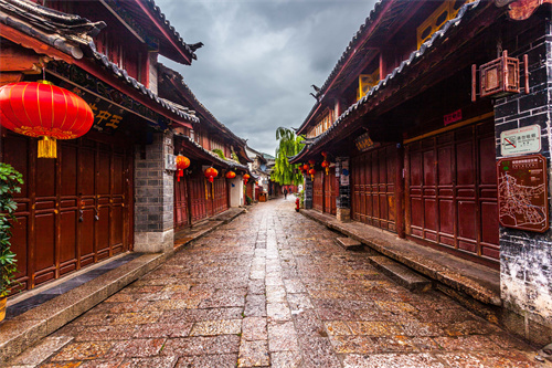 從麗江出發(fā)，沿著高速旅行，去看陽春三月最美的春天！