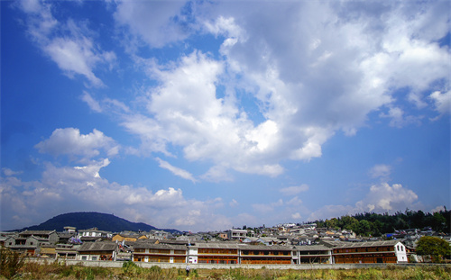云南展臺(tái)設(shè)計(jì)中眾多企業(yè)及工廠為什么會(huì)選擇烤漆工藝？
