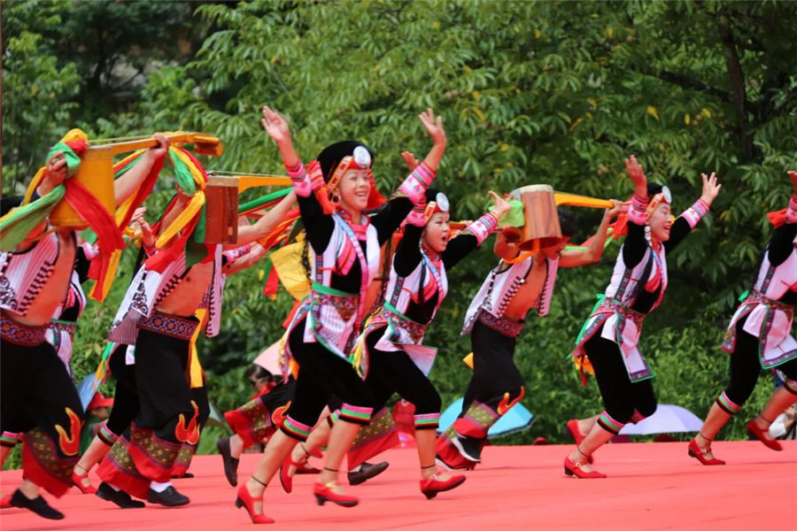 云南定制旅游：走進(jìn)非遺彝族三弦舞·阿細(xì)跳月，源于遠(yuǎn)古的快樂之舞